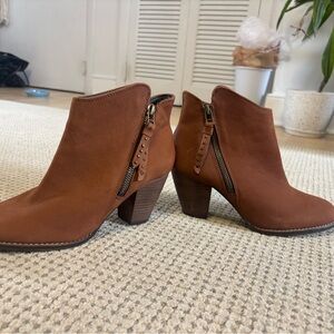 Steve Madden Tan Heeled Boots